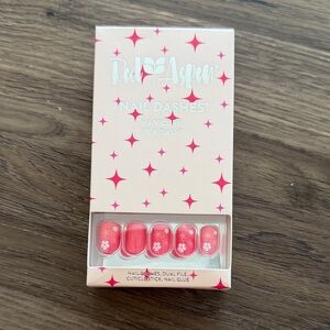 My time to shine Sabre Red Aspen Pink Press-On Nails